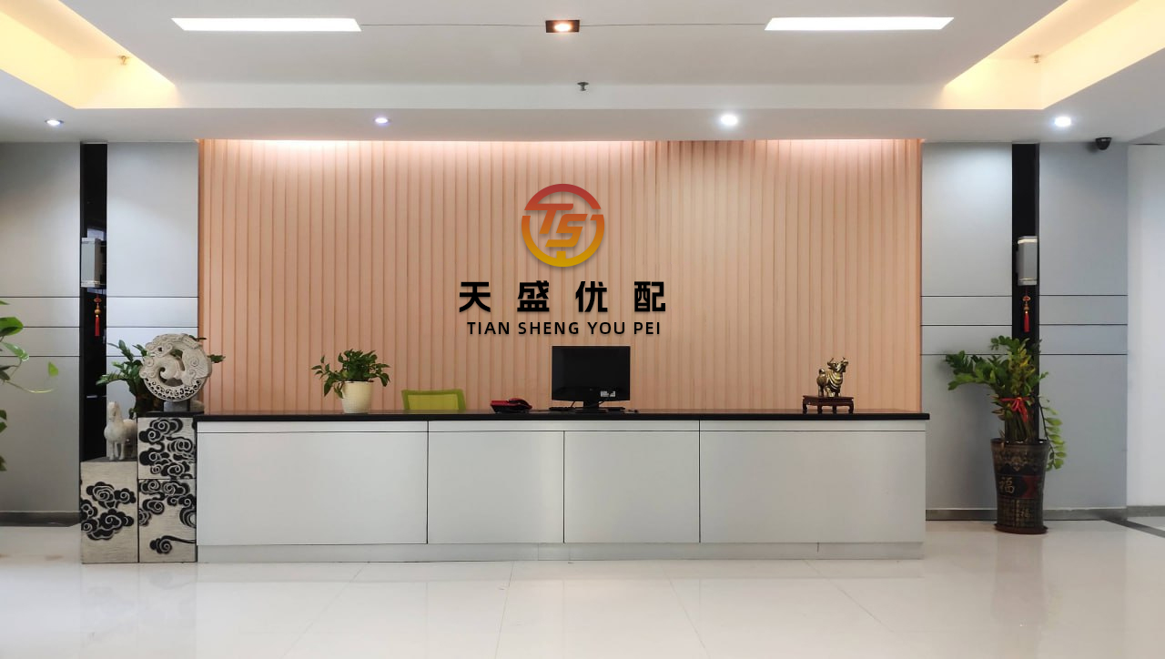 世纪配资 闲人庄生在滕州滨湖镇西古村发现清代圣旨碑 ，实证邵雍家族鲁南传承。滕州市滨湖镇西古村（微山湖畔红荷湿地附近）有——村民依世代相传的赑屃（碑座石兽）引路，于邵氏林茔及干涸河道中分别出土清代圣旨碑与墓碑，经考证为北宋理学家邵雍直系后裔遗存，相关发现由民间学者“闲人庄生”实地考察确认，与《邵氏家...